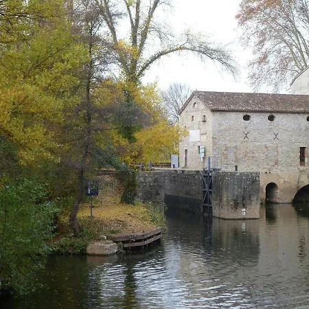 Beautiful Holiday In Mauroux With Swimming Pool Casa vacanze